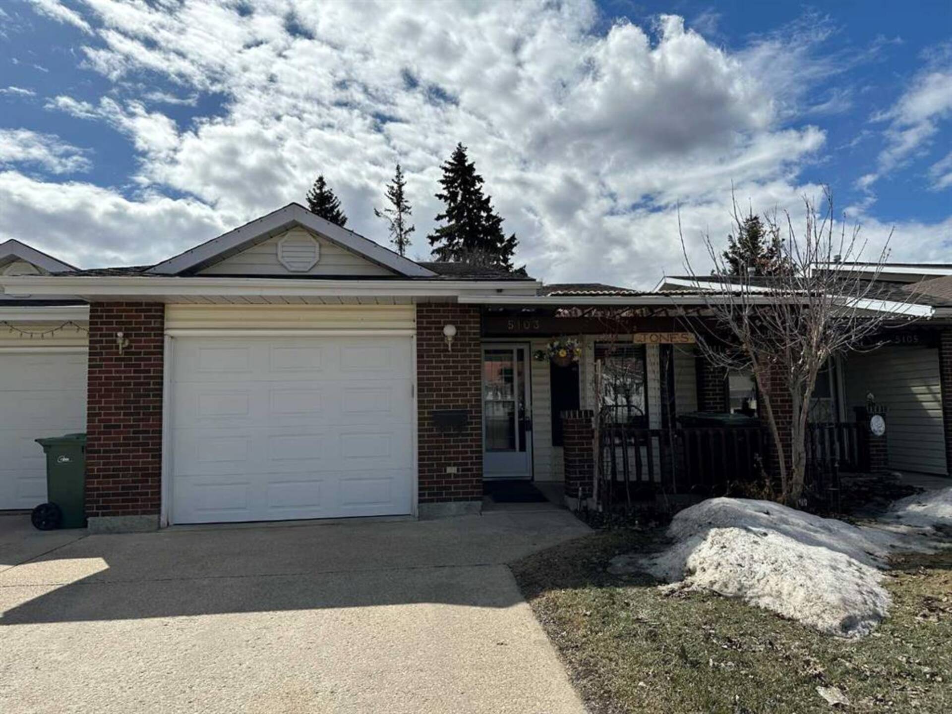 5103 46 Avenue Ponoka