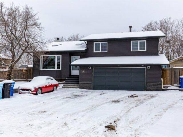 221 Farrell Crescent Fort McMurray