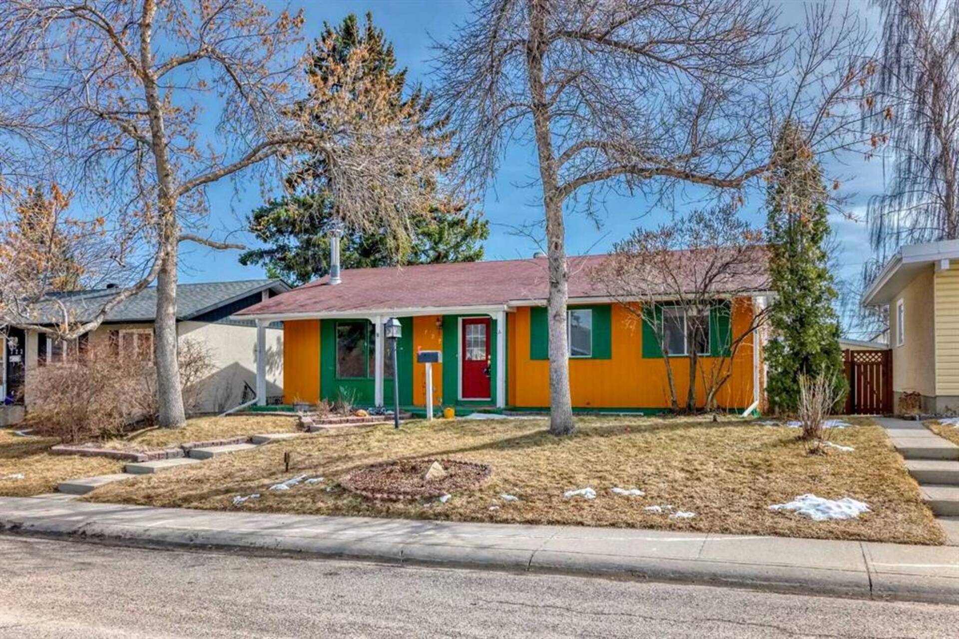 727 Hunterston Road NW Calgary