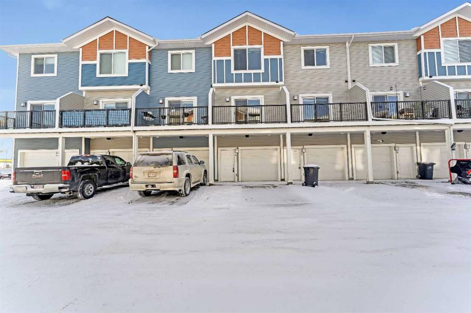 4 Stonehouse Crescent NW High River