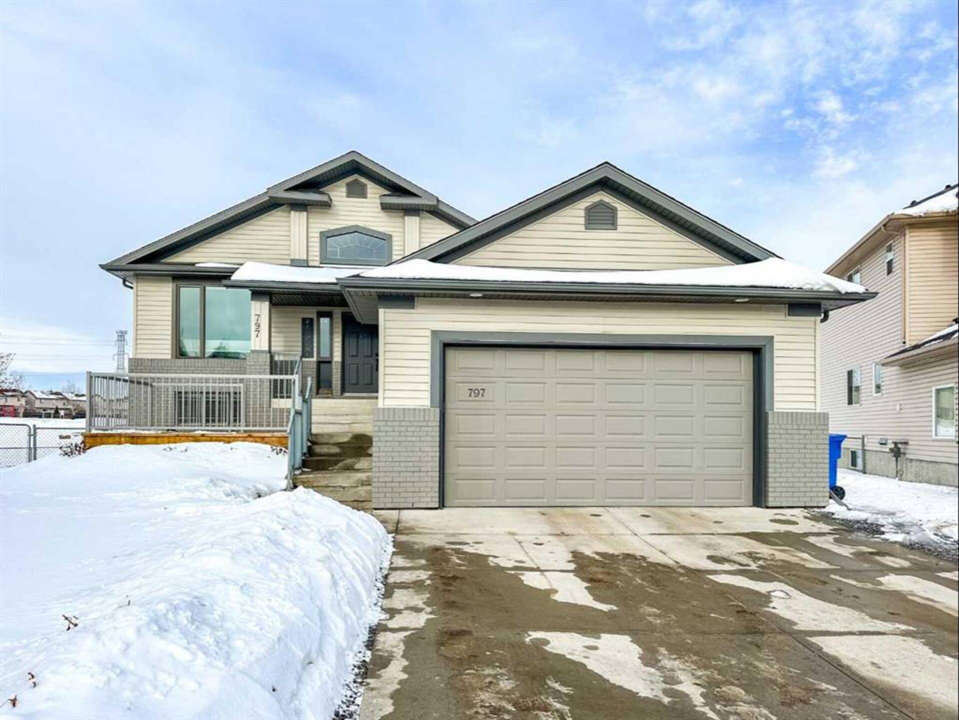 797 Crystal Beach Bay Chestermere