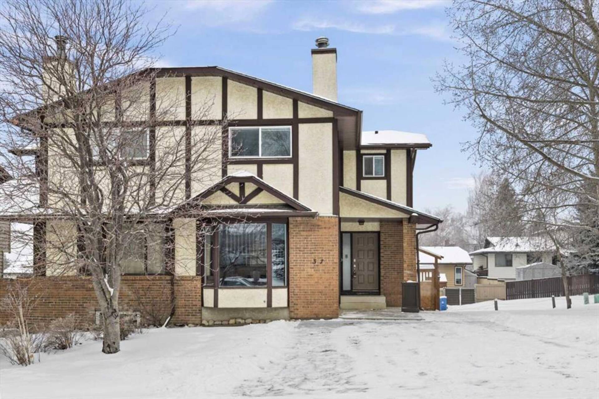 37 Edgewood Drive NW Calgary