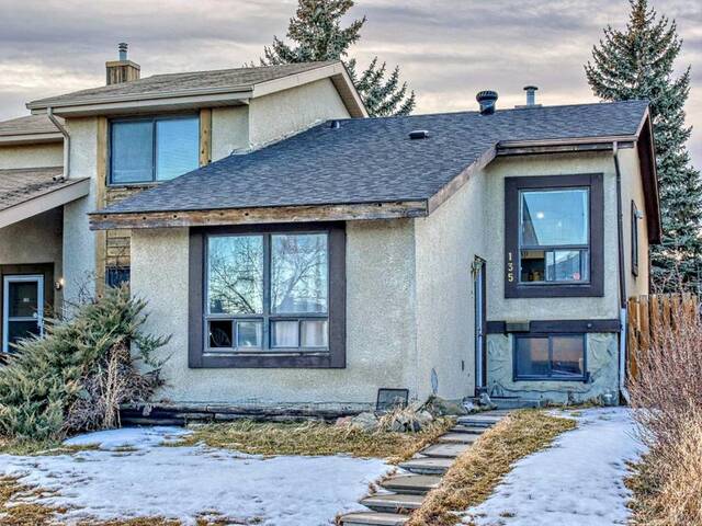 135 Pinecliff Close NE Calgary