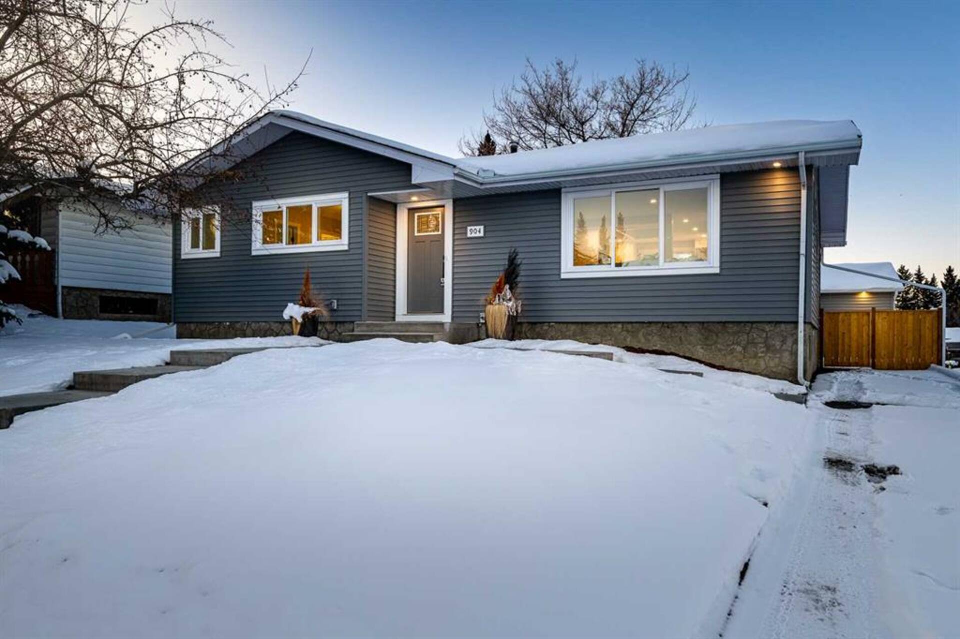 904 Canaveral Crescent SW Calgary