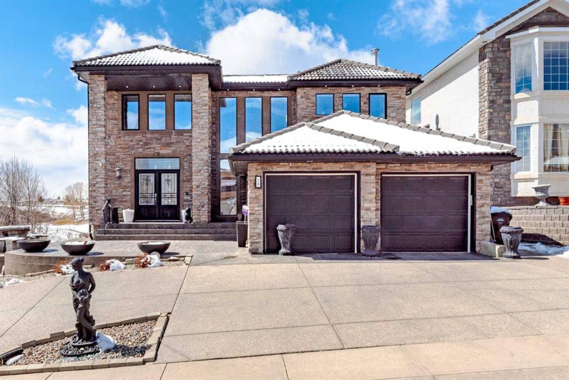 18 Hamptons Manor NW Calgary