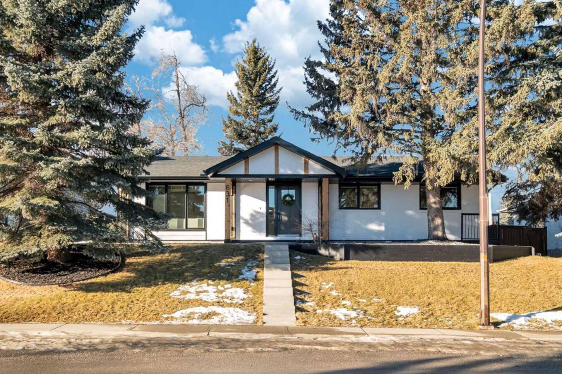 631 Canterbury Drive SW Calgary