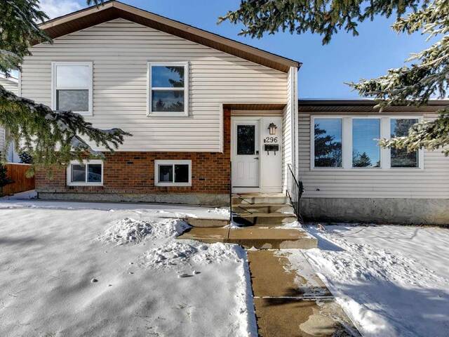 296 Beddington Circle NE Calgary