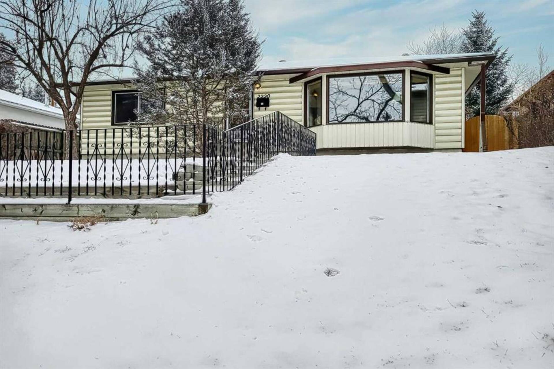 2220 Sumac Road NW Calgary