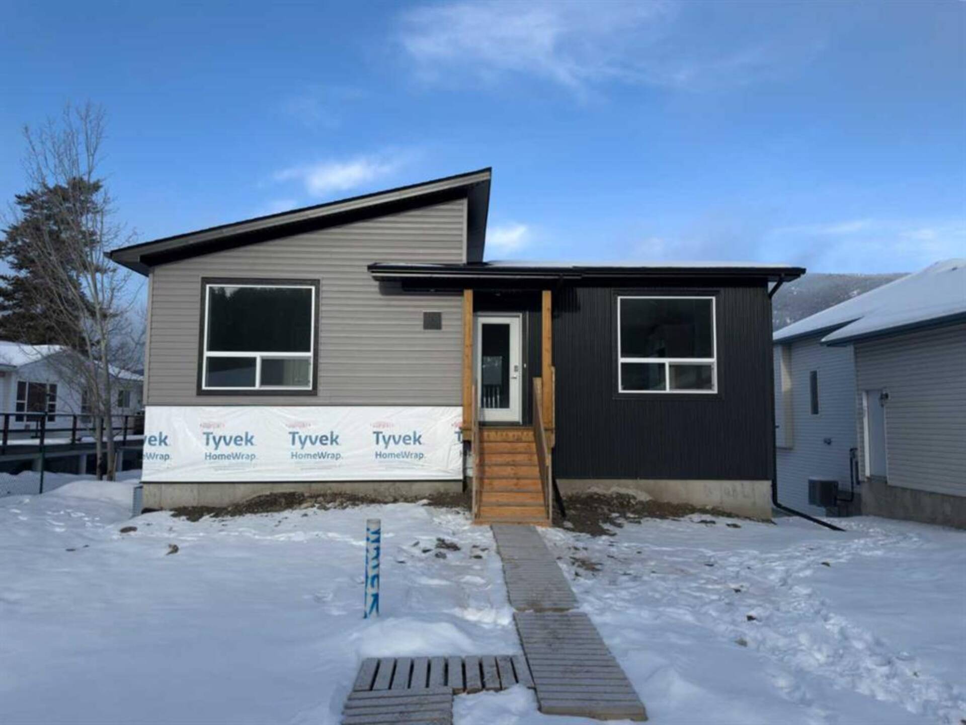 11311 19 Avenue Blairmore