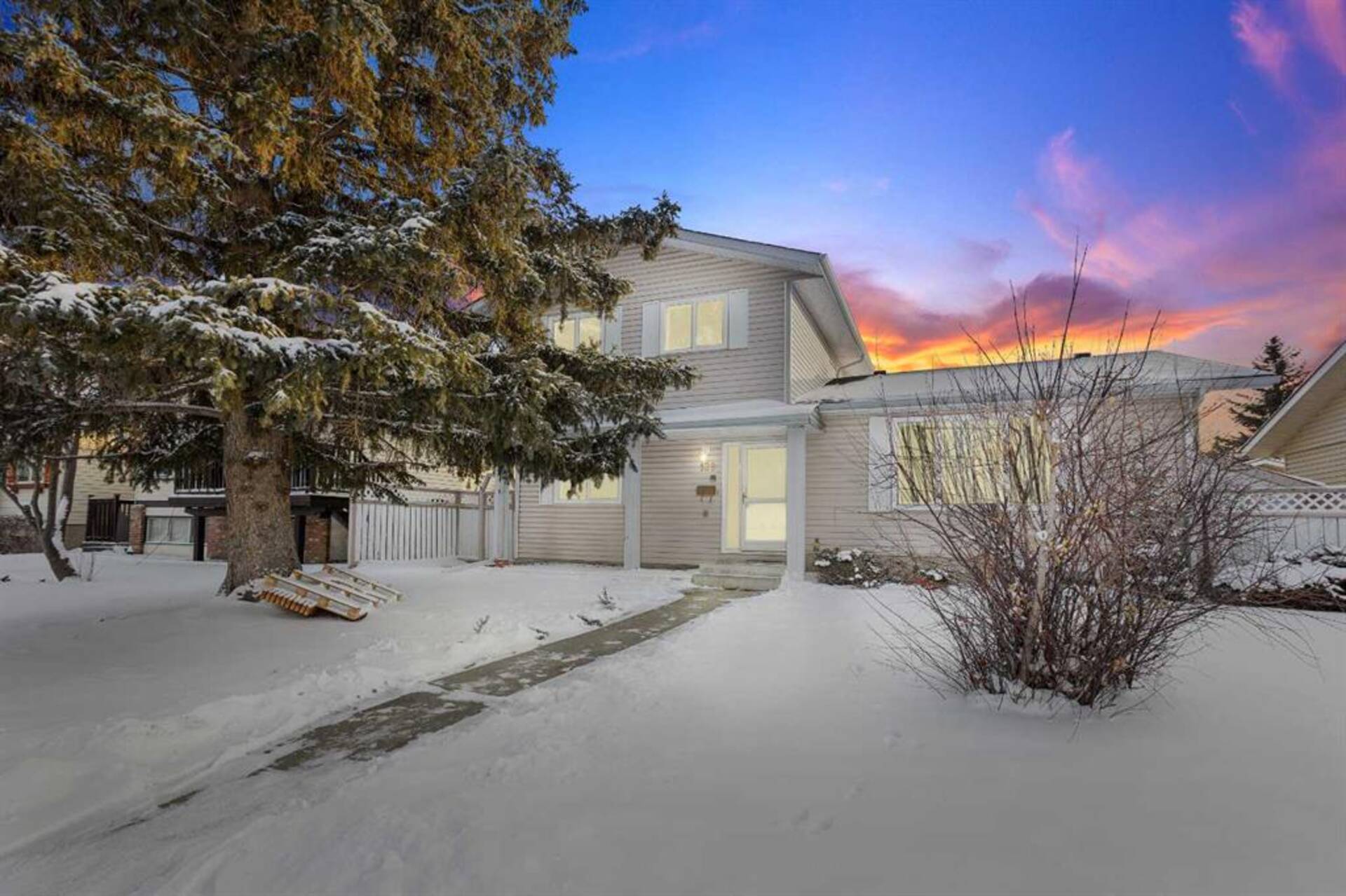 139 Bracewood Way SW Calgary