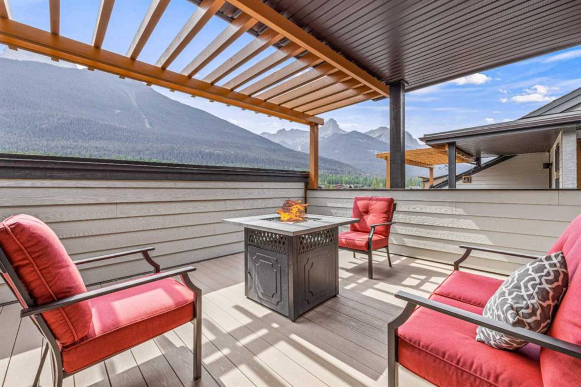 704, 102 Stewart Creek Rise Canmore